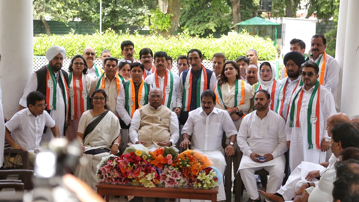 Several prominent leaders from the Aam Aadmi Party and the DPAP and others joined the Congress (Photo: Vipin/National Herald)