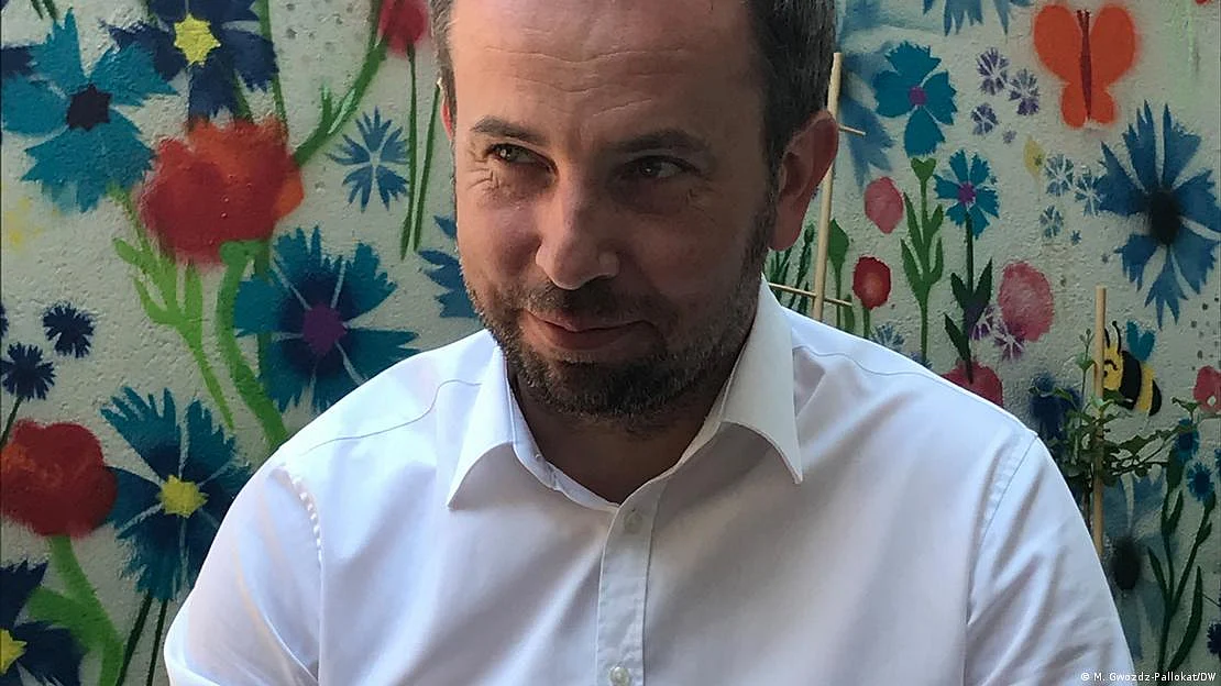 Rafal Bartek accuses the Polish government of 'discrimination against its own citizens' for cutting German language classes (Photo: DW)