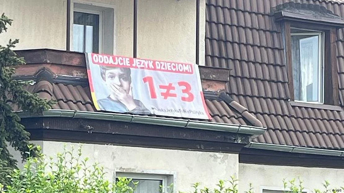 These billboards have appeared almost everywhere (Photo: DW)