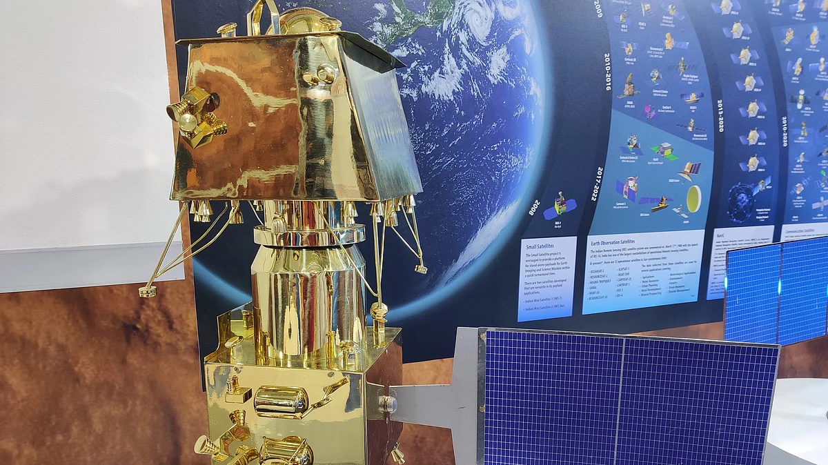 A scaled model of lunar lander Vikram, carrying inside it the moon rover Pragyaan, aboard Chandrayaan-3 (photo: Getty Images)