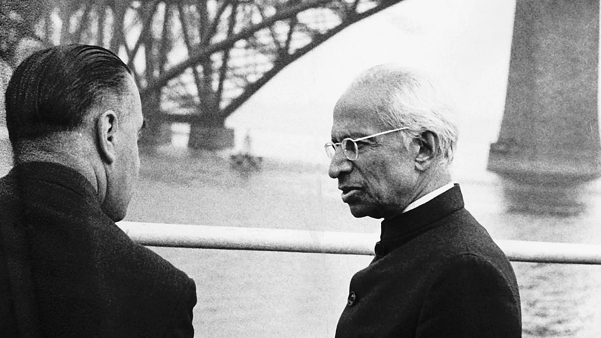 Former Indian president Dr Sarvepalli Radhakrishnan (right) at the Forth Bridge, Scotland, circa 1955 (photo: Daily Record/Daily Record/Mirrorpix via Getty Images)