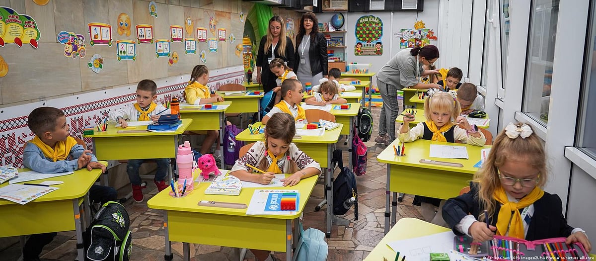 Learning together: Approximately 3.7 million Ukrainian children and youth are going to school this year. President Volodymyr Zelenskyy has wished all students and teachers a successful new school year. "We are undertaking every effort to restore security in the country," he wrote in a short message on X, formerly Twitter.