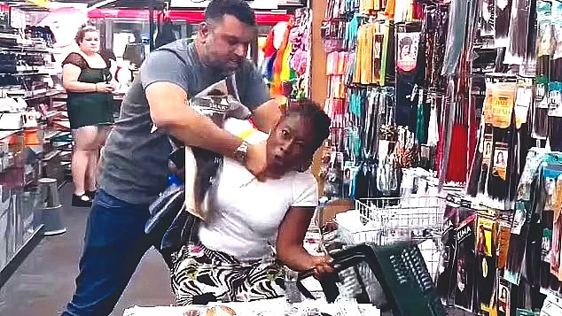A video grab of the scuffle between Sohail Sindho and the woman customer. (photo: social media)