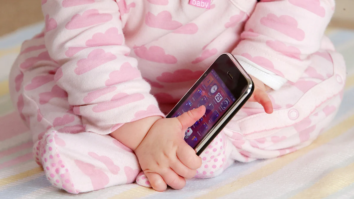A study finds that the screen time of toddlers can mean developmental delays for them. (Photo: Getty Images)