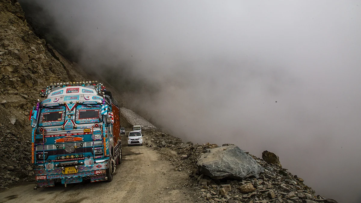 Representative image of Jammu-Srinagar national highway (Photo: Getty Images)