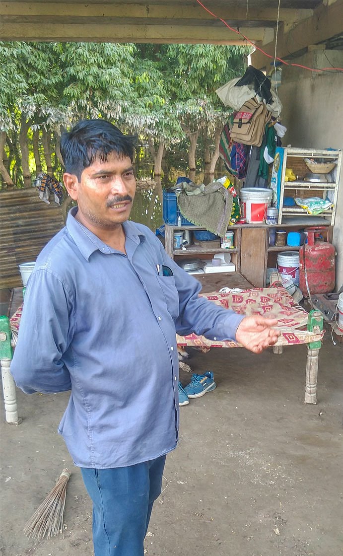 Hiralal a resident of Bela Estate, has been displaced by the recent flooding of the Yamuna. He had to flee with his family when flood waters entered their home in July (photo: Shalini Singh for PARI)