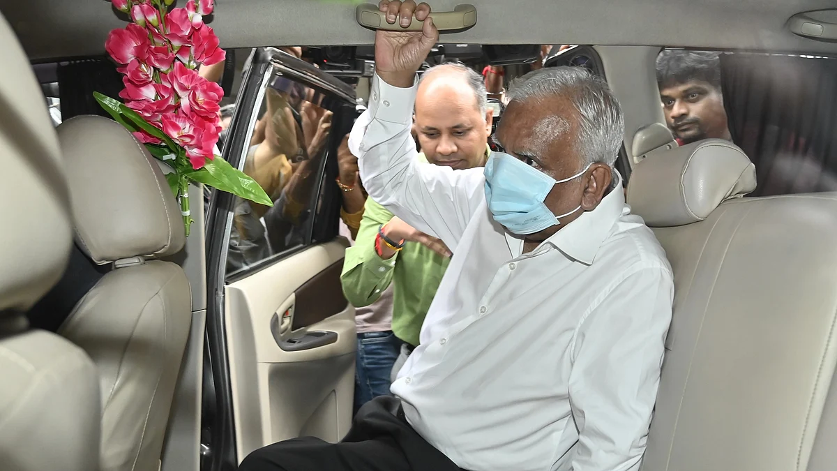 Naresh Goyal was taken by ED officials after producing him at Session Court on 2 September   (Photo by Anshuman Poyrekar/Hindustan Times via Getty Images)