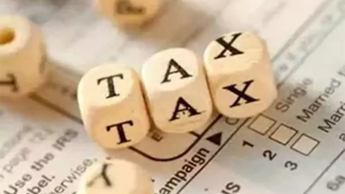 Government raises special additional excise duty on crude petroleum to Rs 10,000 per tonne (photo: National Herald archives) 
