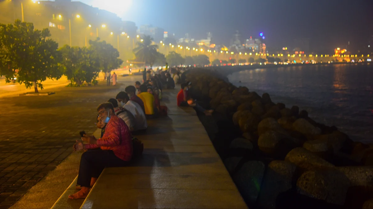 How Mumbai is wresting land from the ocean, and why it's bad news 