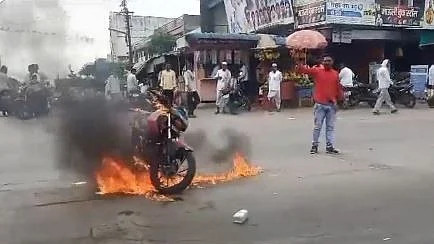 A bike set on fire by protesters in Maharashtra's Hingoli (Photo: social media)