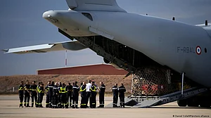 Libya flood: Global aid effort intensifies