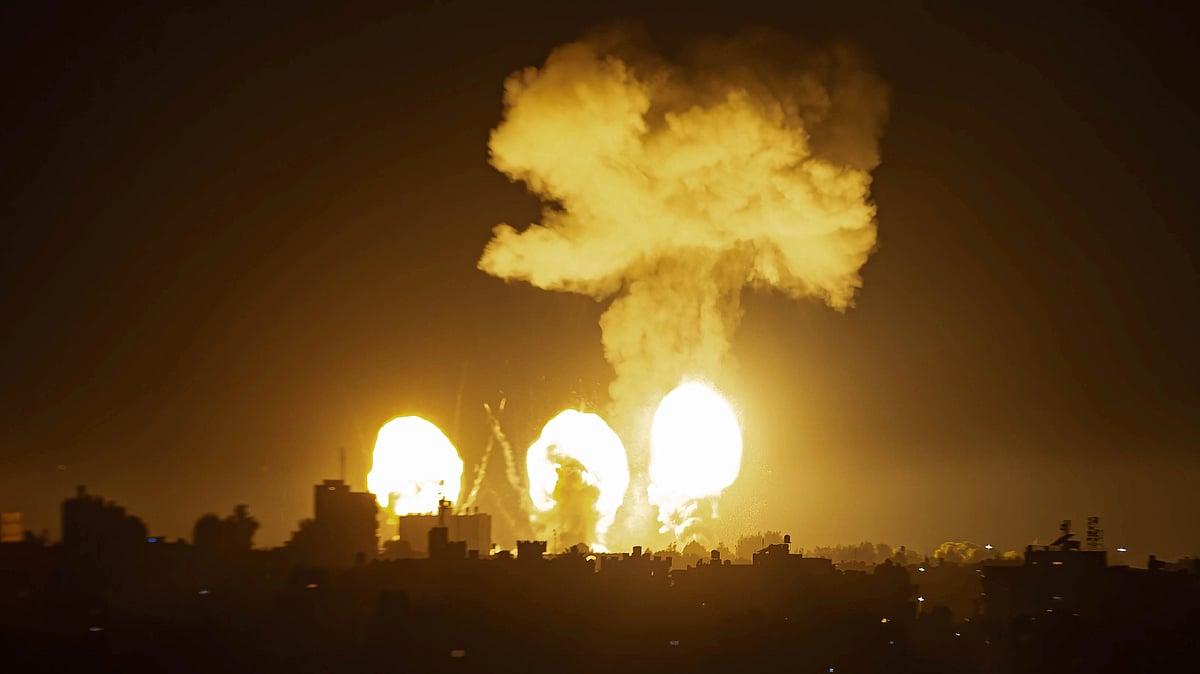 Israeli air strikes on Damascus and Aleppo airports