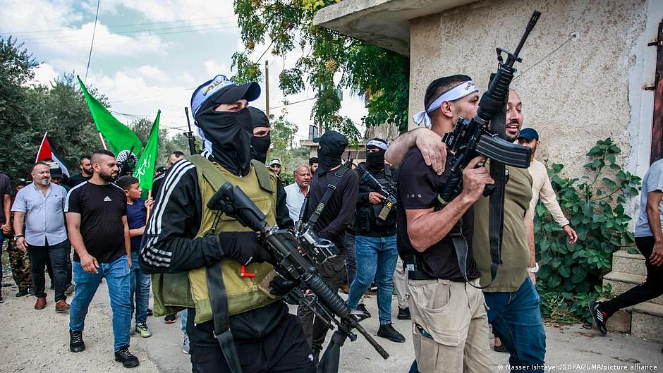 The US supports Israel; Hamas (pictured) and Hezbollah are backed by proxies for Iran (photo: DW)