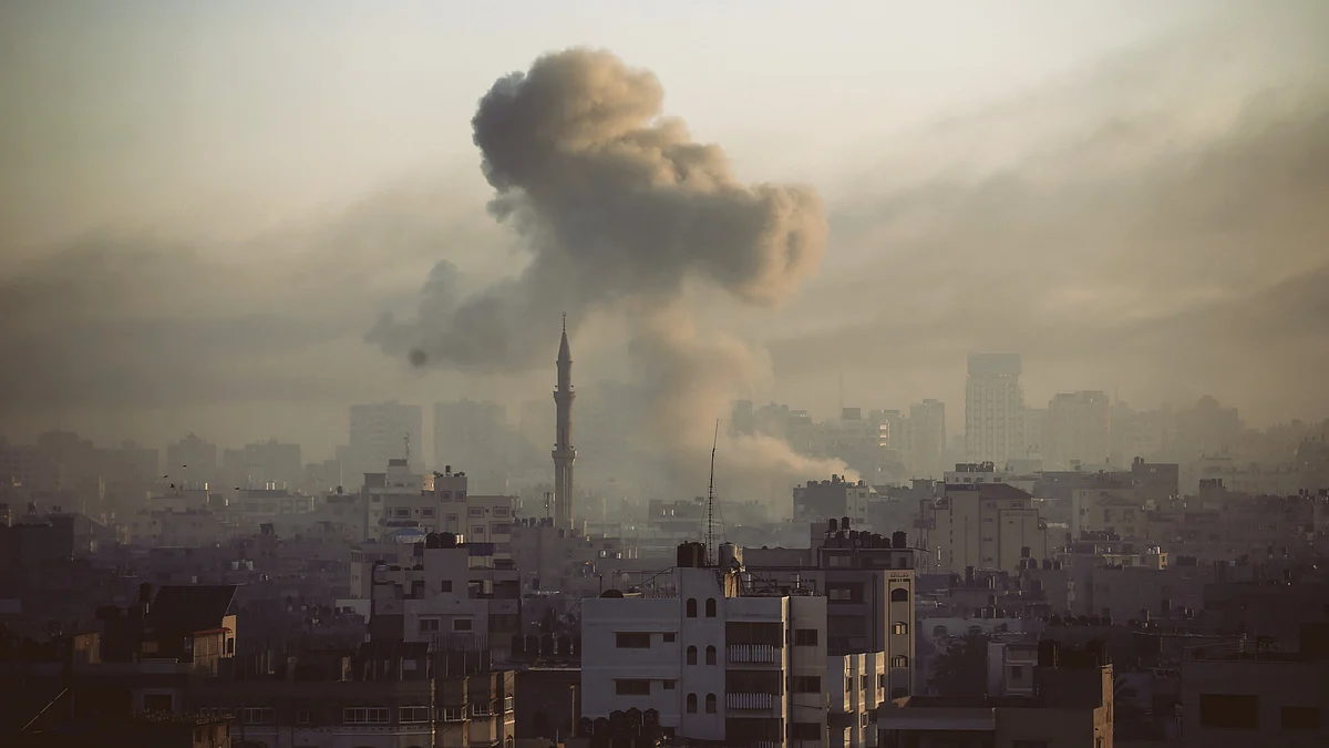 Smoke rises from Israeli air raids on Gaza City (file photo)
