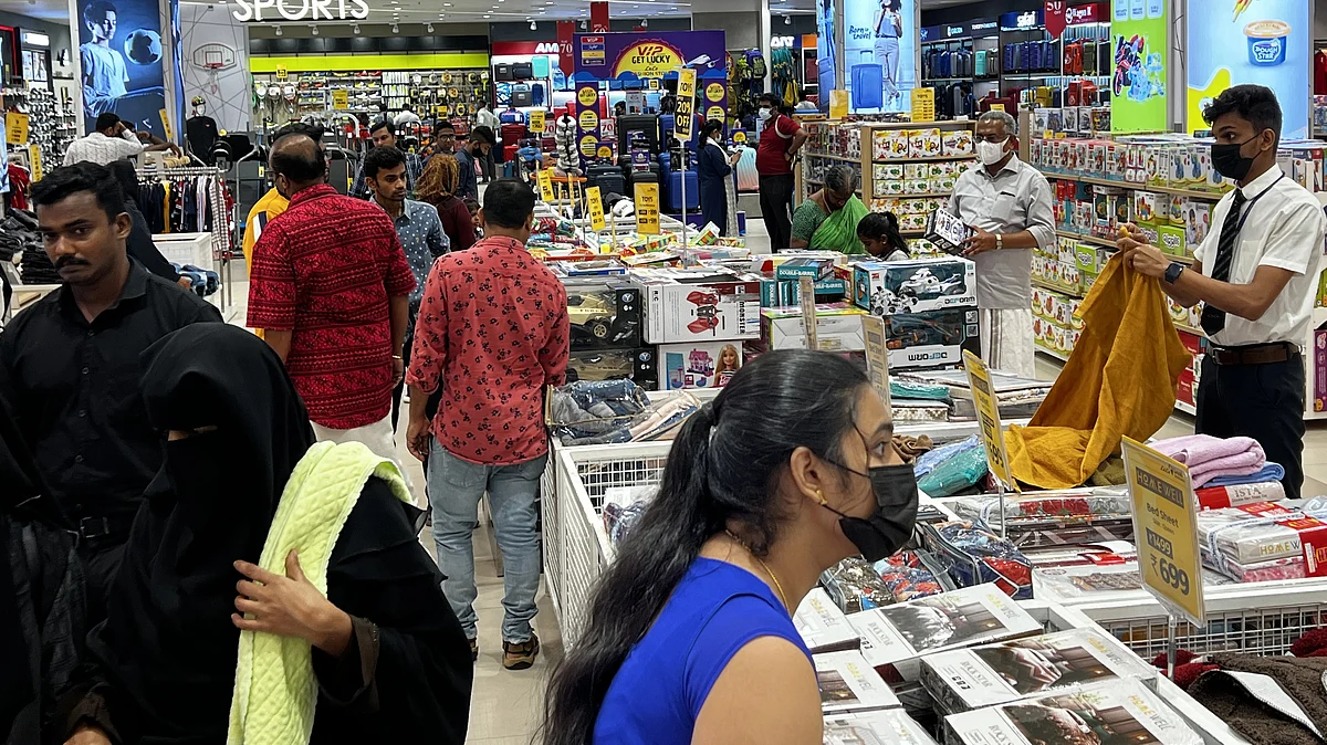 File photo of shoppers at Lulu international shopping mall in Thiruvananthapuram, said to be the largest in India. (photo: Getty Images)