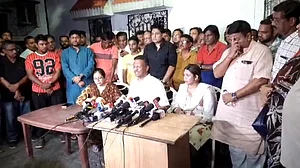 CBI raids Trinamool minister & Kolkata mayor’s residence for over 10 hours
