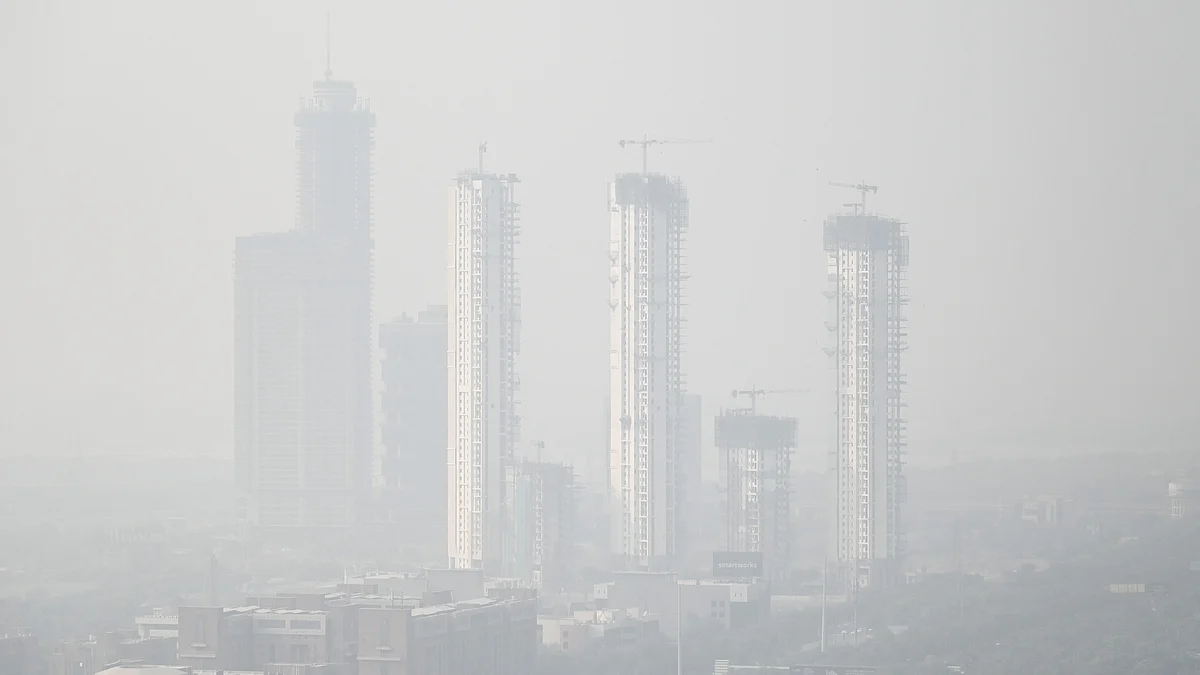 File photo of skyscrapers engulfed in dense smog amid rising air pollution in Noida in November 2022 (photo: Getty Images)