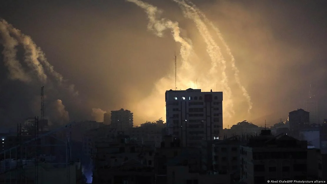 Israel intensified its airstrikes on Friday, in preparation for expanded ground operations (Photo: DW)
