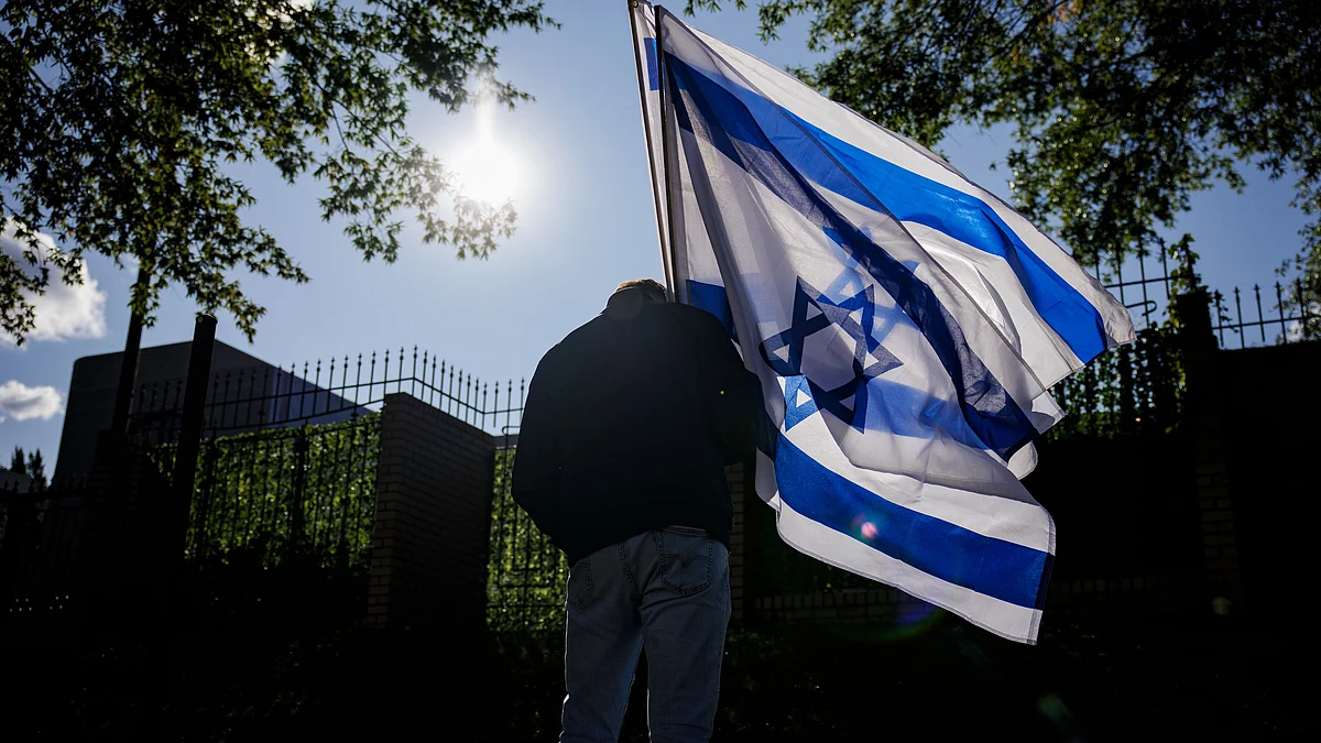 Representative image of a man carrying an Israeli flag (photo: Getty Images)