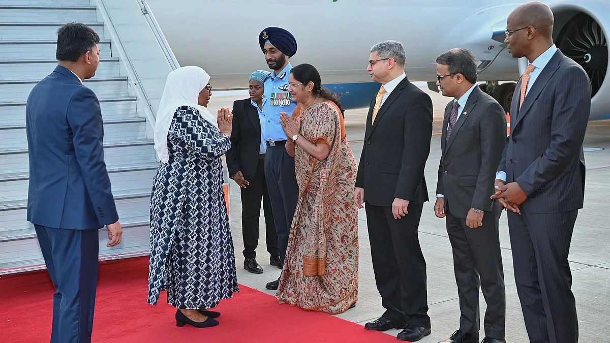 Historic visit after 8 years: Talks between President Hassan and PM Modi on the agenda.
(photo: @MEAIndia/X)