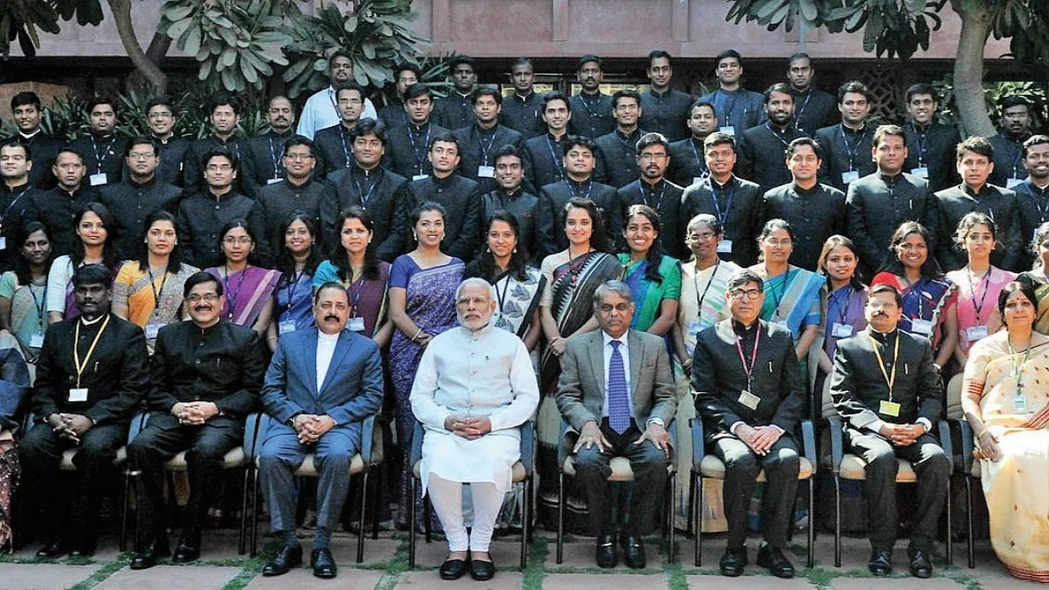 PM Narendra Modi with IAS probationers of 2015 batch (Image for representational purpose only)