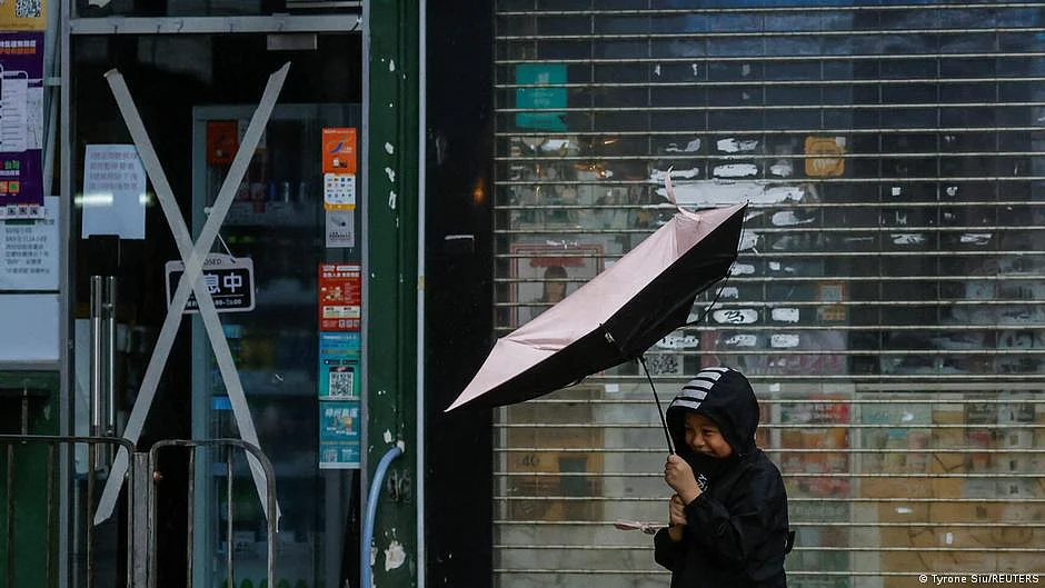 Typhoon Koinu is expected to weaken as it moves towards Guangdong's western coast and Hainan island (photo: DW)