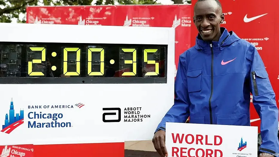 Kiptum said after the race that 'a world record was not in my mind today,' on learning he'd become the first person ever to complete the distance in less than 121 minutes
(photo: KAMIL KRZACZYNSKI/AFP/Getty Images)
