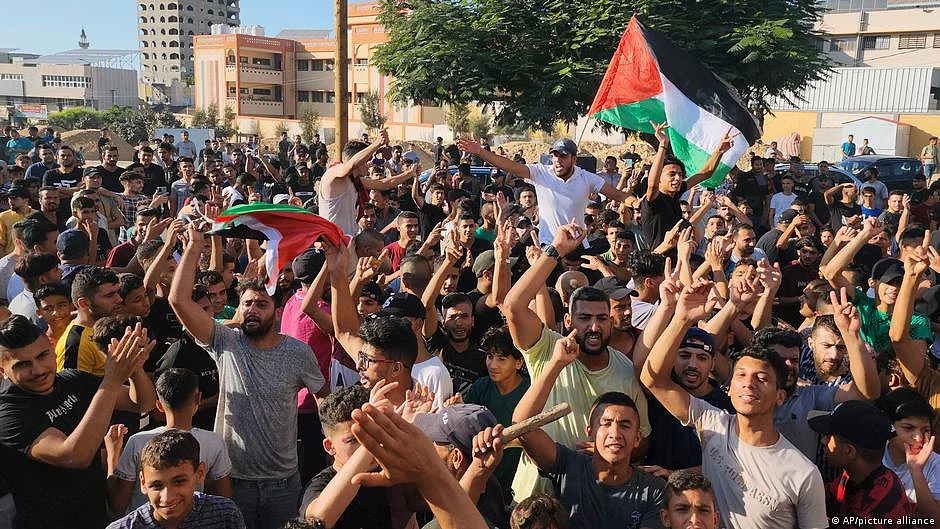 Poverty and economic islation has often sparked protests in Gaza (photo: DW)