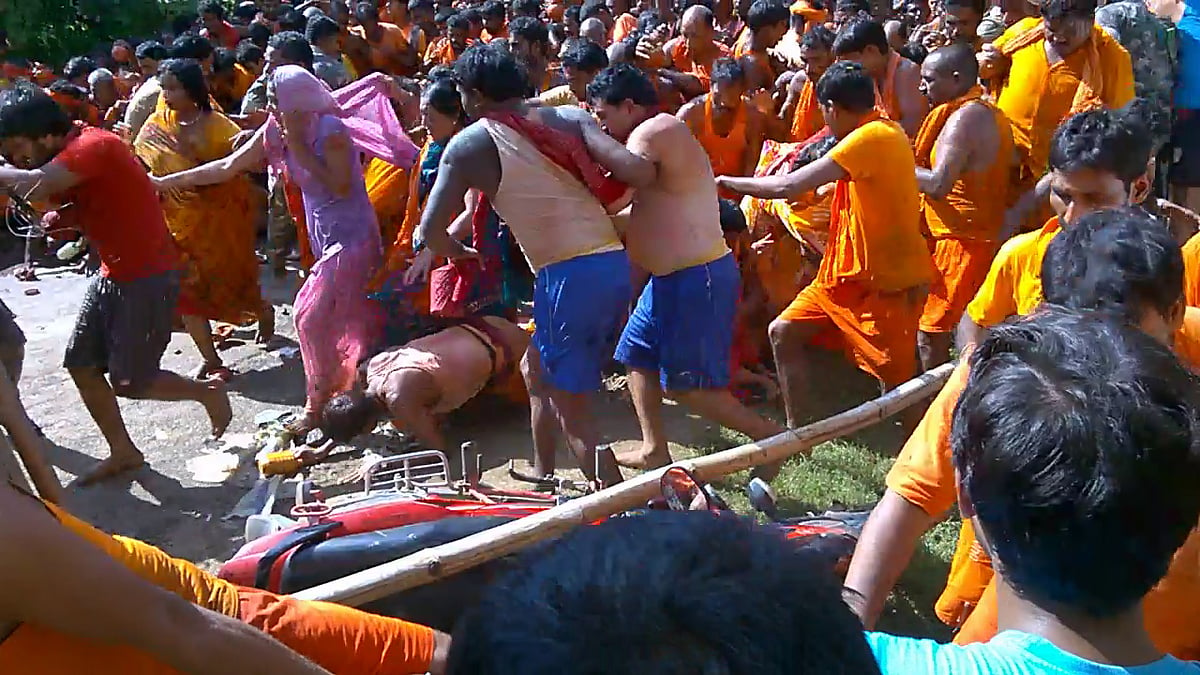 Tragedy in Gopalganj, Bihar, as a Durga Puja stampede claims at least 3 lives and leaves more than a dozen injured during Navami celebrations (representative image) (Photo: Hindustan Times via Getty Images)