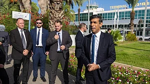 UK PM Rishi Sunak visits Israel amid conflict, expresses solidarity, seeks peace, and humanitarian aid for Gaza.(photo: @RishiSunak/X)