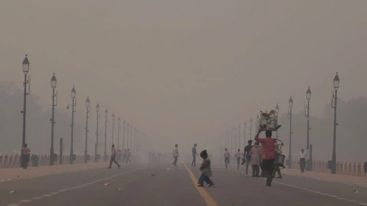Delhi enveloped in a thick toxic haze on Saturday, 4 Nov. 2023 (Photo: Vipin)