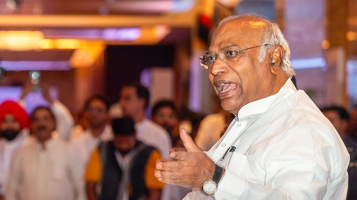 KCR promised to convert Hyderabad into Istanbul, shattered dreams: Kharge