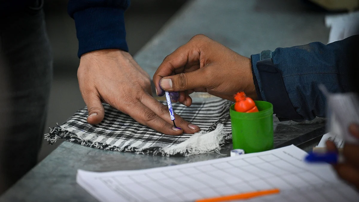 There are 3.26 crore eligible voters, including 1,63,13,268 male voters and 1,63,02,261 female electors, in Telangana polls  (representative image) (photo Sanchit Khanna/Hindustan Times via Getty Images)