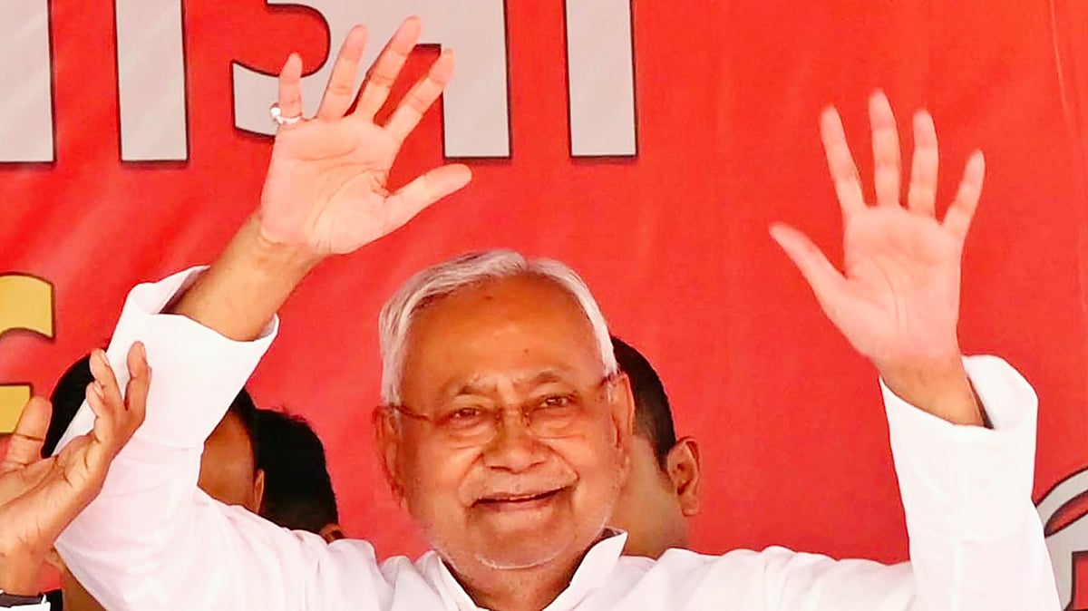 Nitish Kumar says sorry, Tejashwi defends remarks