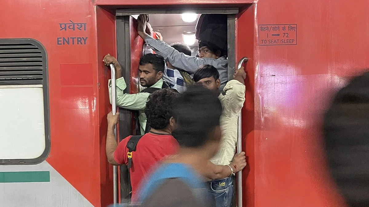 Overcrowded platforms and trains contradicted the Railways' claims of extra trains and berths for the festive season (photo: @whoisanshul/ X)