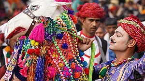 With colorful costumes, dances and competitions, the camel fair in Pushkar delights thousands of visitors (photo: DW)