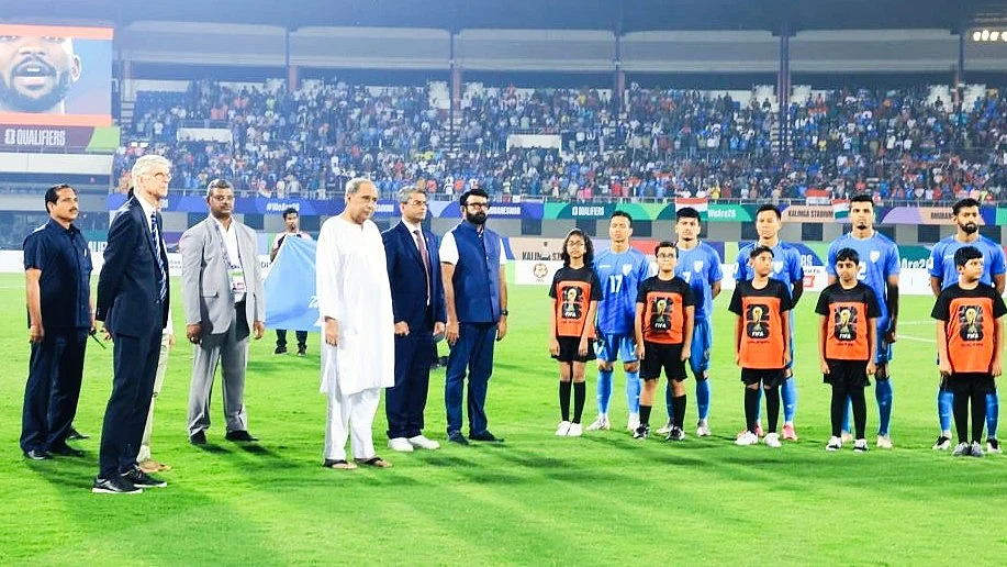 Wenger, Odisha Chief Minister Naveen Patnaik, AIFF president Kalyan Choubey and senior government officials at the formal launch of the academy during India's World Cup qualifier in Bhubaneswar last week (photo: AIFF)