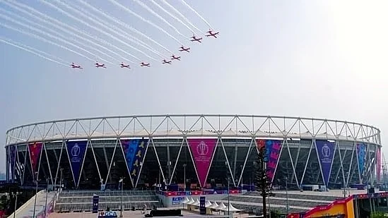 Sukhoi aircraft fly over the Narendra Modi Stadium, Ahmedabad, in rehearsal on 18 November for the ICC World Cup final between Indian and Australia on Sunday, 19 November 2023 (photo: National Herald)