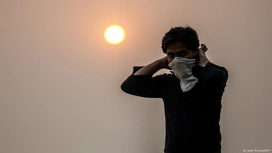 People in the Indian capital of New Delhi regularly suffer from weeks of poisonous smog. (photo: DW)