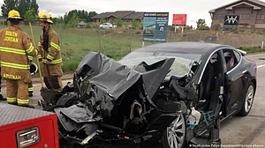 A bad day for Tesla — 2 mn cars recalled in US and a Swedish strike