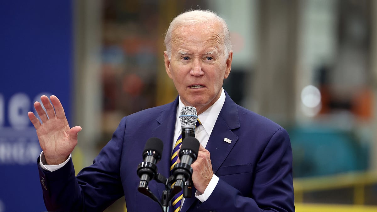 Car plows into Biden's motorcade outside Delaware campaign headquarters