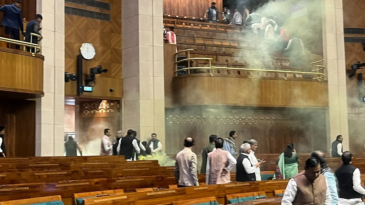 Two intruders unleashed foul smelling yellow coloured gas from canisters in the Parliament gallery (photo: @100rabhsingh781/X)