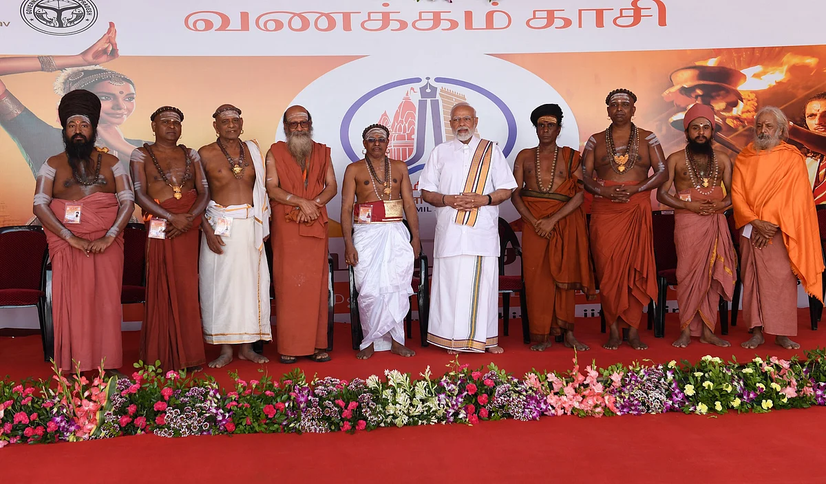 PM Narendra Modi (centre) at the Kashi Tamil Sangamam inauguration in November 2022