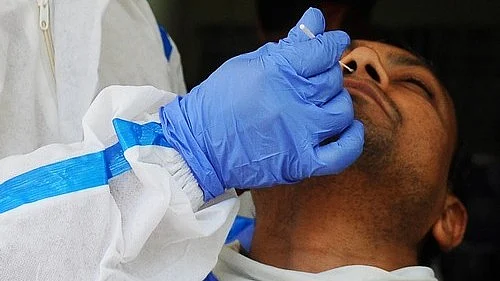 The total number of infections in India is over 4.50 crore, with over 5.30 lakh deaths, as per the the Union Health Ministry (photo: IANS)