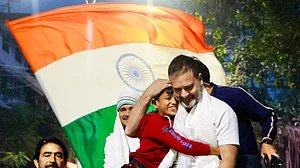 WB BJP chief uses slang against Rahul, Congress, TMC unite in protest