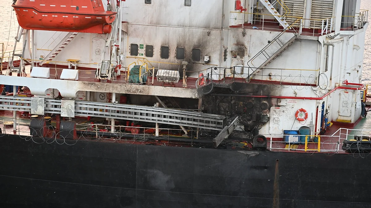 After intercepting the vessel, MV Genco Picardy, bomb experts from INS Visakhapatnam boarded the ship to inspect the damaged area.
(photo: @indiannavy/X)