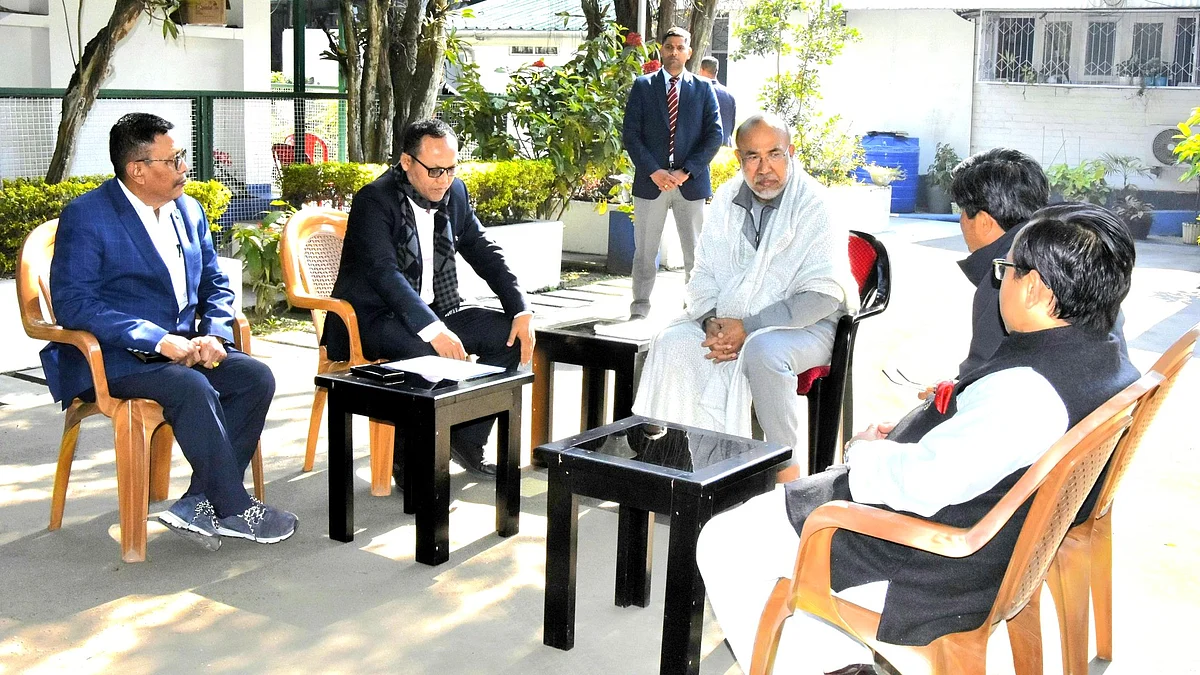 Manipur Congress leaders with CM N. Biren Singh (photo: @INCManipur/X)