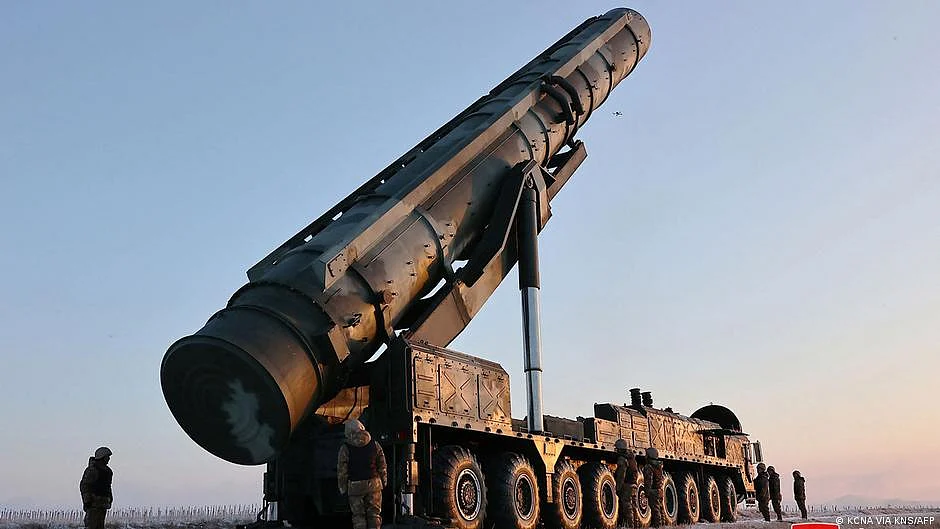 Kim Jong Un is reported to have said that for North Korea to have an effective nuclear war deterrent, more vehicles for tactical and strategic weapons were needed. (photo: DW)
