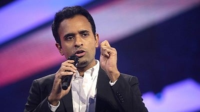 Vivek Ramaswamy suspends presidential campaign, endorses Trump for White House