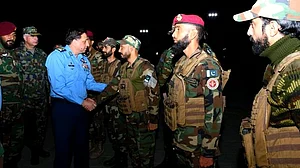 Experts, intellectuals cautious about Pakistan's attack in Iran, express hope for de-escalation